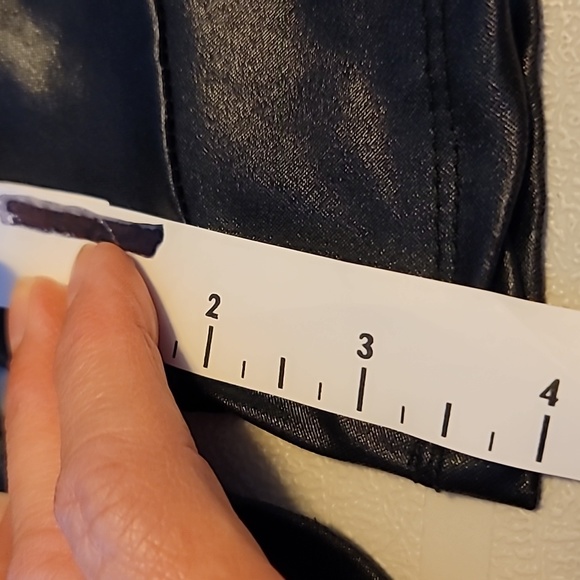 L & B wide leg shorts black faux leather szSm with ruffle - Picture 9 of 11